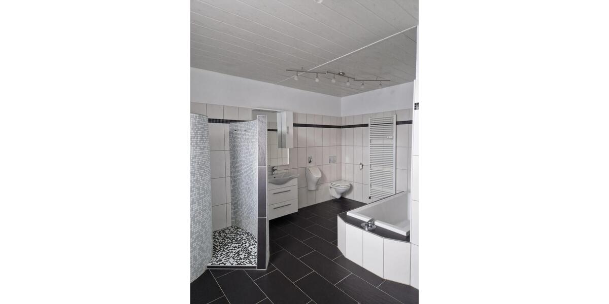 Etagenwohnung Bechhofen - 3 Zimmer, 125 m&sup2;, 1.050&euro; | Angebot:26032347