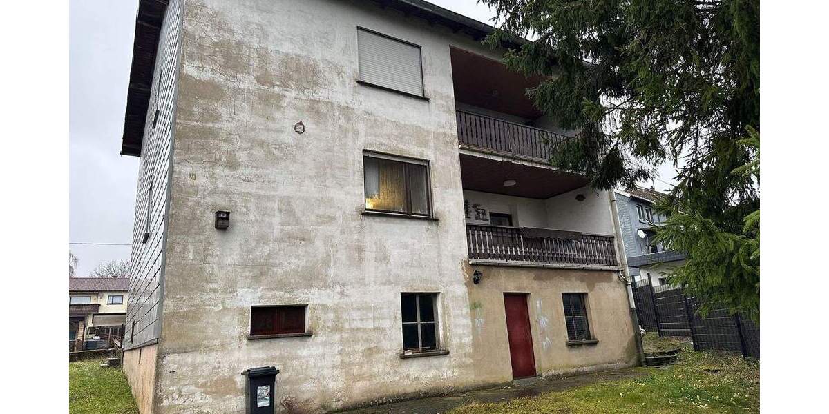 Einfamilienhaus Schiffweiler Heiligenwald - 8 Zimmer, 162 m&sup2;, 126.000&euro; | Angebot:25669773