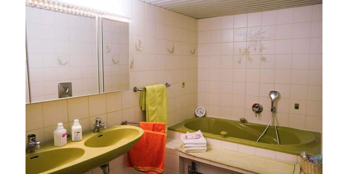 Doppelhaushälfte Saarbrücken-Dudweiler Dudweiler - 8 Zimmer, 196 m&sup2;, 449.000&euro; | Angebot:25695568