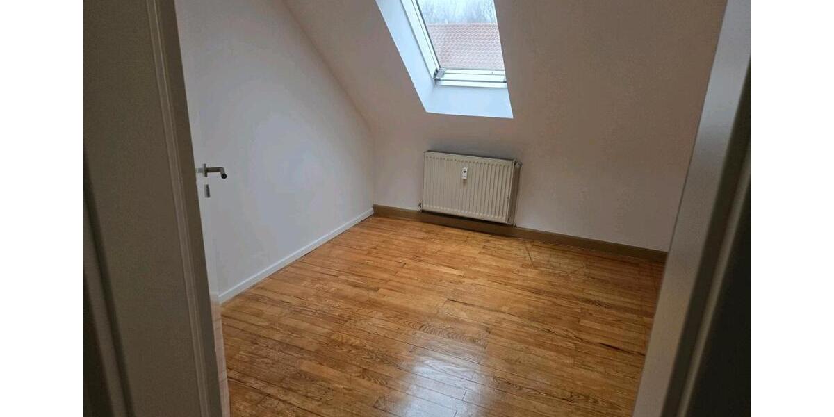 Dachgeschoßwohnung Zweibrücken - 5 Zimmer, 80 m&sup2;, 1.050&euro; | Angebot:25920796