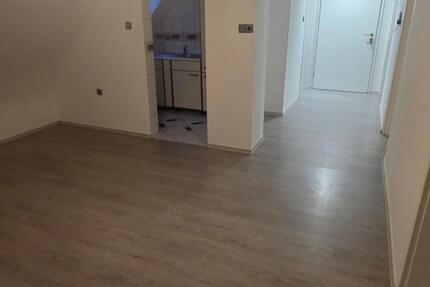 Wohnung Saarbrücken Brebach-Fechingen - 4 Zimmer, 70 m&sup2;, 700&euro; | Angebot:25954760