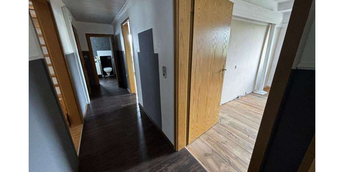 Etagenwohnung Pirmasens - 3 Zimmer, 122 m&sup2;, 690&euro; | Angebot:21654430