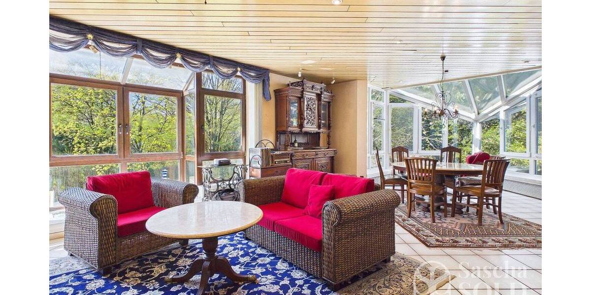 Großzügige Liegenschaft in ruhiger Waldrandlage - Pool, Sauna, Wintergarten, Balkon u. Doppelgarage - Einfamilienhaus Spiesen-Elversberg Elversberg | Angebot:26178654