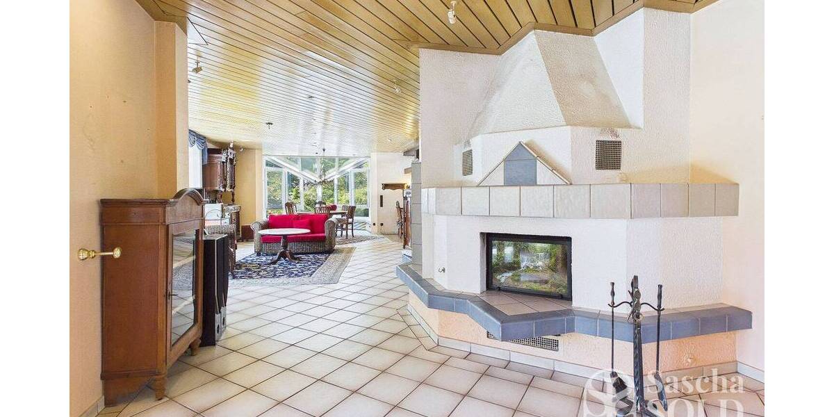 Großzügige Liegenschaft in ruhiger Waldrandlage - Pool, Sauna, Wintergarten, Balkon u. Doppelgarage - Einfamilienhaus Spiesen-Elversberg Elversberg | Angebot:26178654