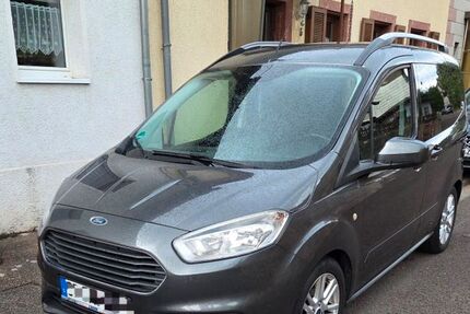 Ford Tourneo Courier 77.350 km 9.800 &euro; Saarbrücken 66128