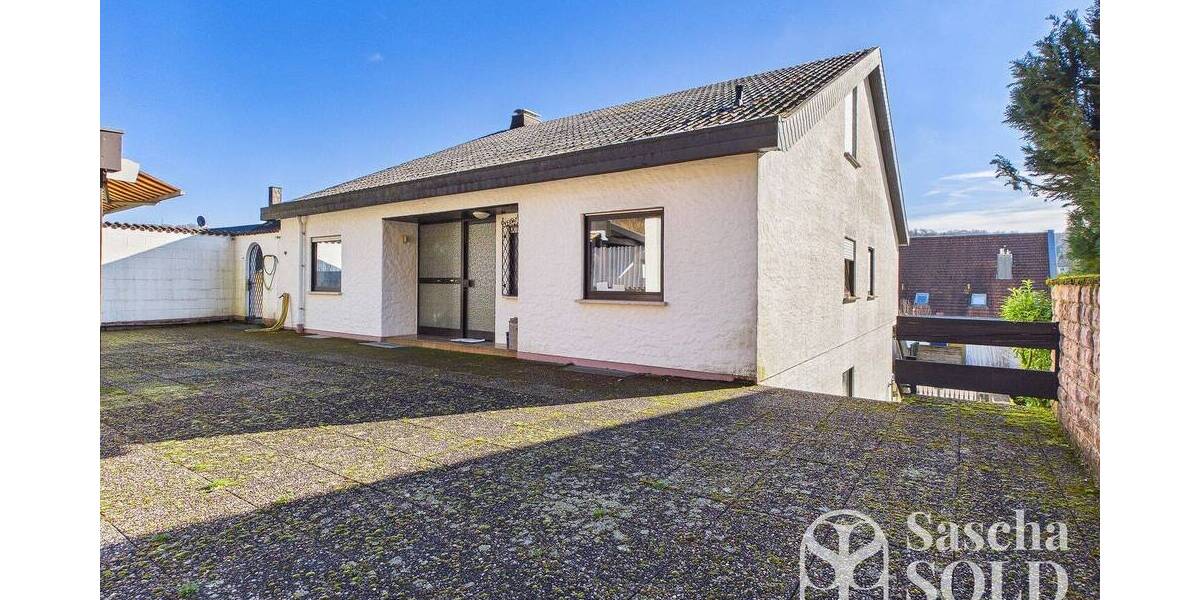 Großes Einfamilienhaus in begehrter Lage von Oberwürzbach, St. Ingbert mit Terrasse und Südbalkon - Einfamilienhaus Sankt Ingbert Oberwürzbach | Angebot:26161394