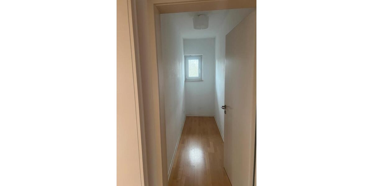 Etagenwohnung Illingen - 5 Zimmer, 135 m&sup2;, 1.495&euro; | Angebot:25329305