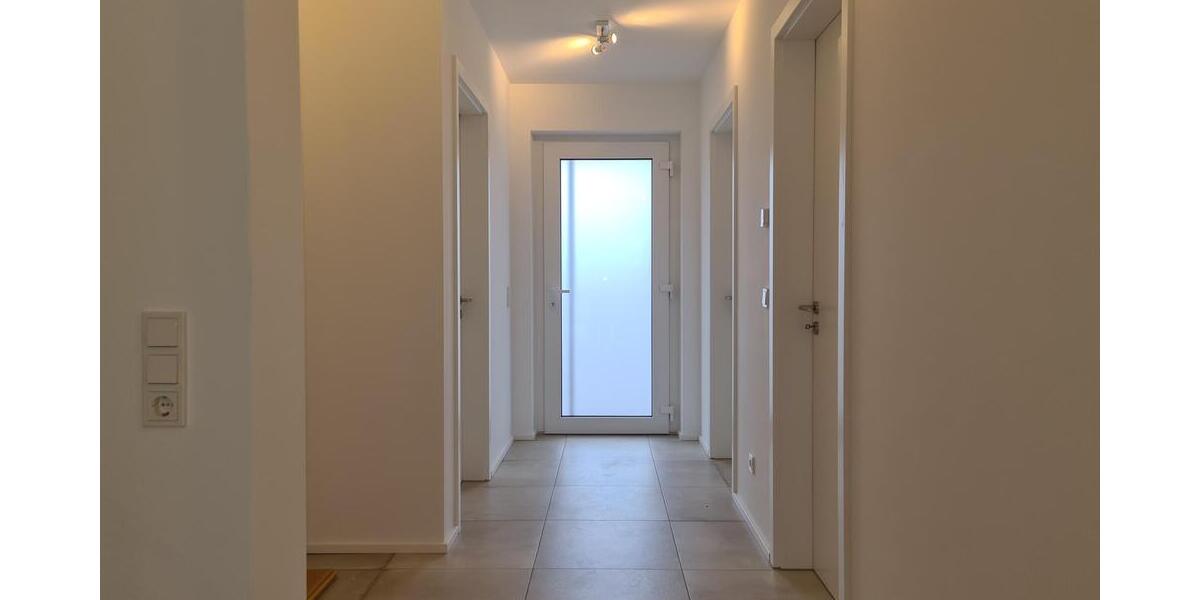 Einziehen und Wohlfühlen - Lichtdurchflutetes Wohnhaus, NB-Erstbezug, in idyllischer Stadtrandlage - Doppelhaushälfte Homburg | Angebot:12496894