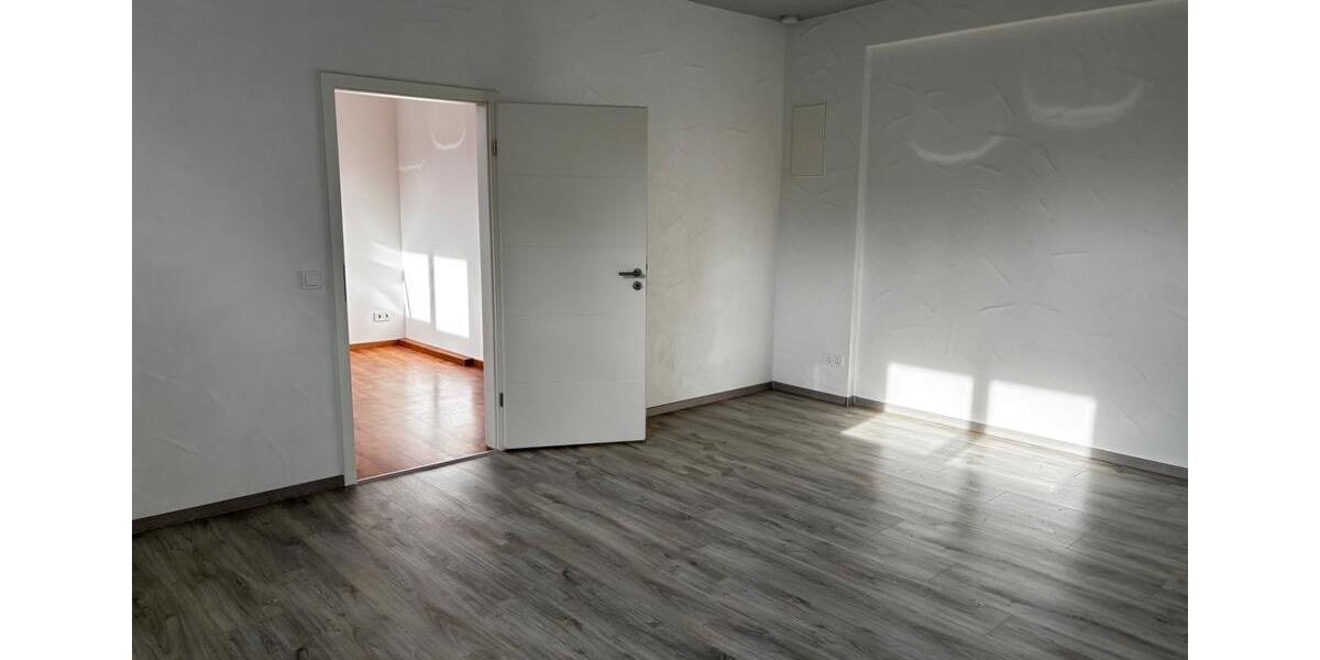 Erdgeschoßwohnung Pirmasens Niedersimten - 3 Zimmer, 125 m&sup2;, 850&euro; | Angebot:25918964