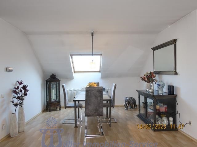 Großzügiges lichtdurchflutetes Zwei-Generationenhaus in schöner Stadtrandlage - Einfamilienhaus Homburg | Angebot:10240180