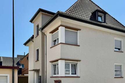 Haus Homburg - 8 Zimmer, 210 m&sup2;, 380.000&euro; | Angebot:23884078