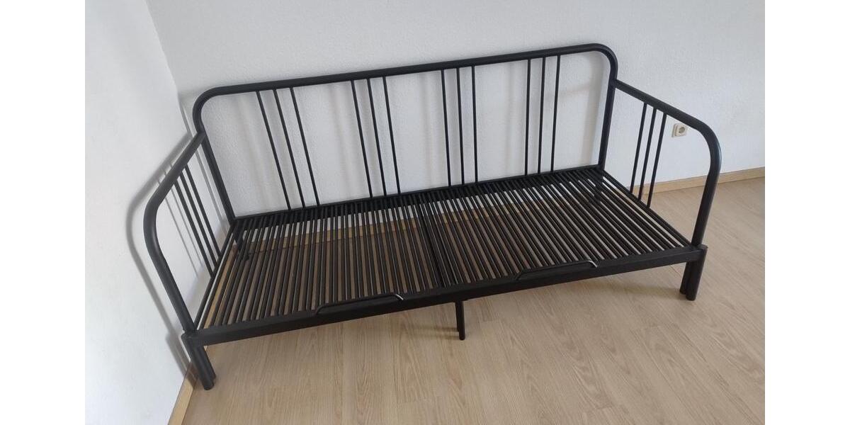 Dachgeschoßwohnung Saarbrücken Kieselhumes - 1 Zimmer, 22 m&sup2;, 484&euro; | Angebot:24651020