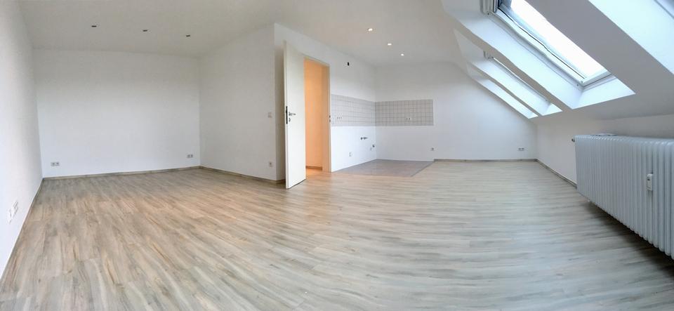 Dachgeschoßwohnung Sulzbach (Saar) - 1.5 Zimmer, 40 m&sup2;, 300&euro; | Angebot:25989368