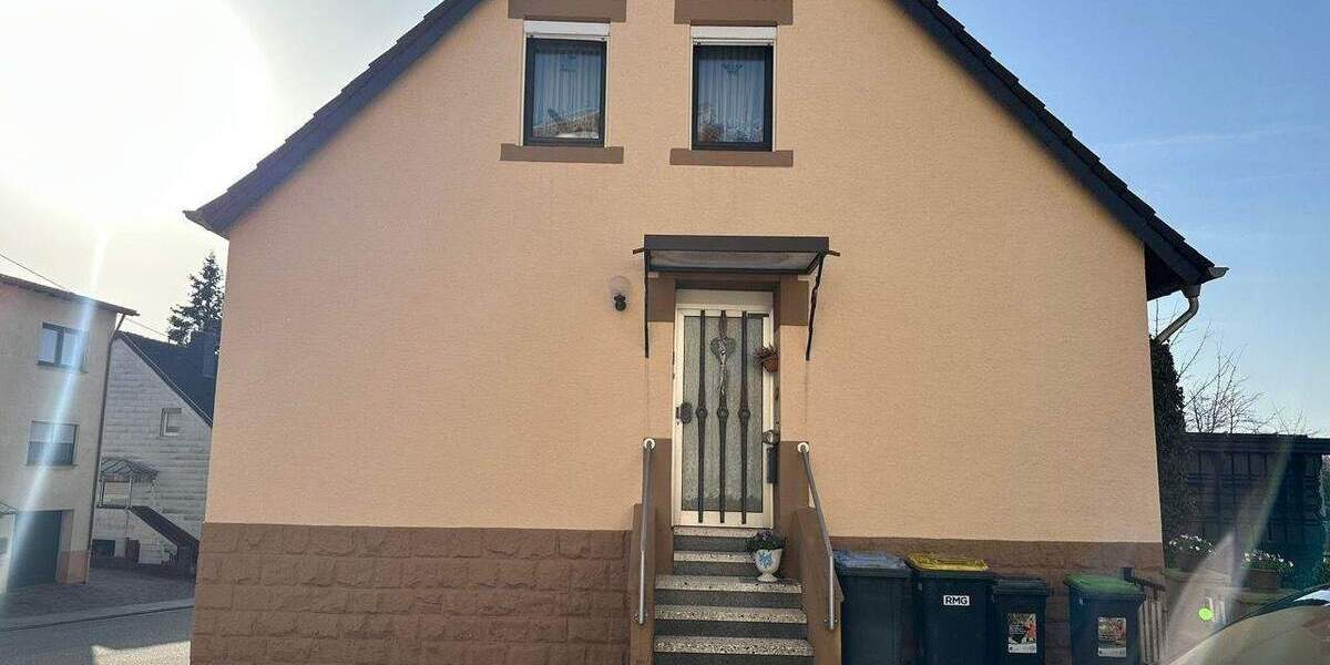 Doppelhaushälfte Schiffweiler - 4 Zimmer, 95 m&sup2;, 119.000&euro; | Angebot:25771661