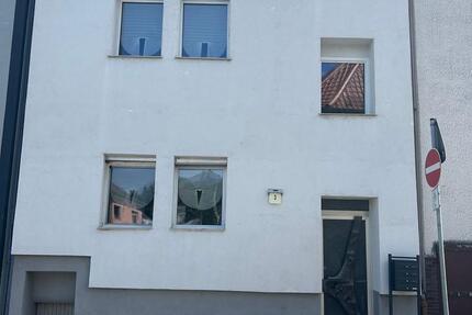 Haus Neunkirchen - 6 Zimmer, 153 m&sup2;, 299.000&euro; | Angebot:26072951
