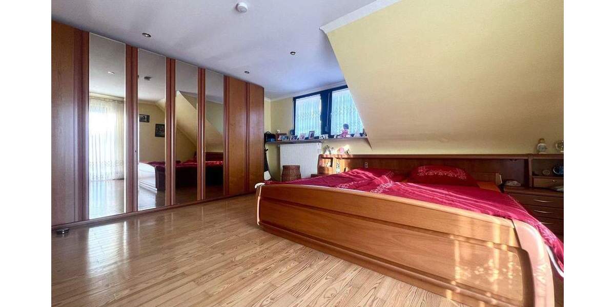 Einfamilienhaus Neunkirchen Innenstadt - 6 Zimmer, 210 m&sup2;, 395.000&euro; | Angebot:25755189