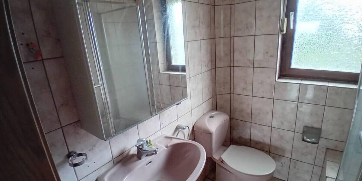 Einfamilienhaus Quierschied / Göttelborn Göttelborn - 5 Zimmer, 144 m&sup2;, 95.000&euro; | Angebot:25940452