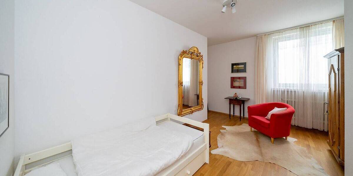 Einfamilienhaus Saarbrücken St Johann - 8 Zimmer, 300 m&sup2;, 1.150.000&euro; | Angebot:25695181