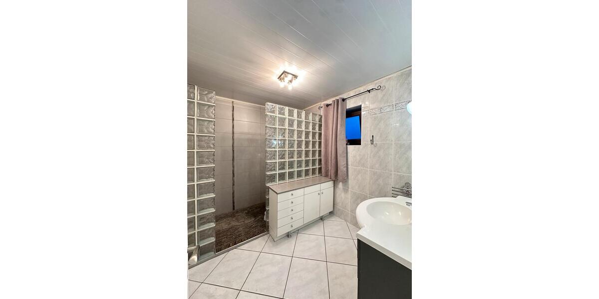 Etagenwohnung Saarbrücken - 4 Zimmer, 130 m&sup2;, 220.000&euro; | Angebot:26049100