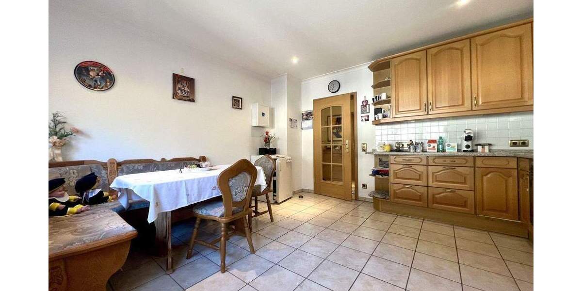 Einfamilienhaus Neunkirchen Innenstadt - 6 Zimmer, 210 m&sup2;, 395.000&euro; | Angebot:25755189