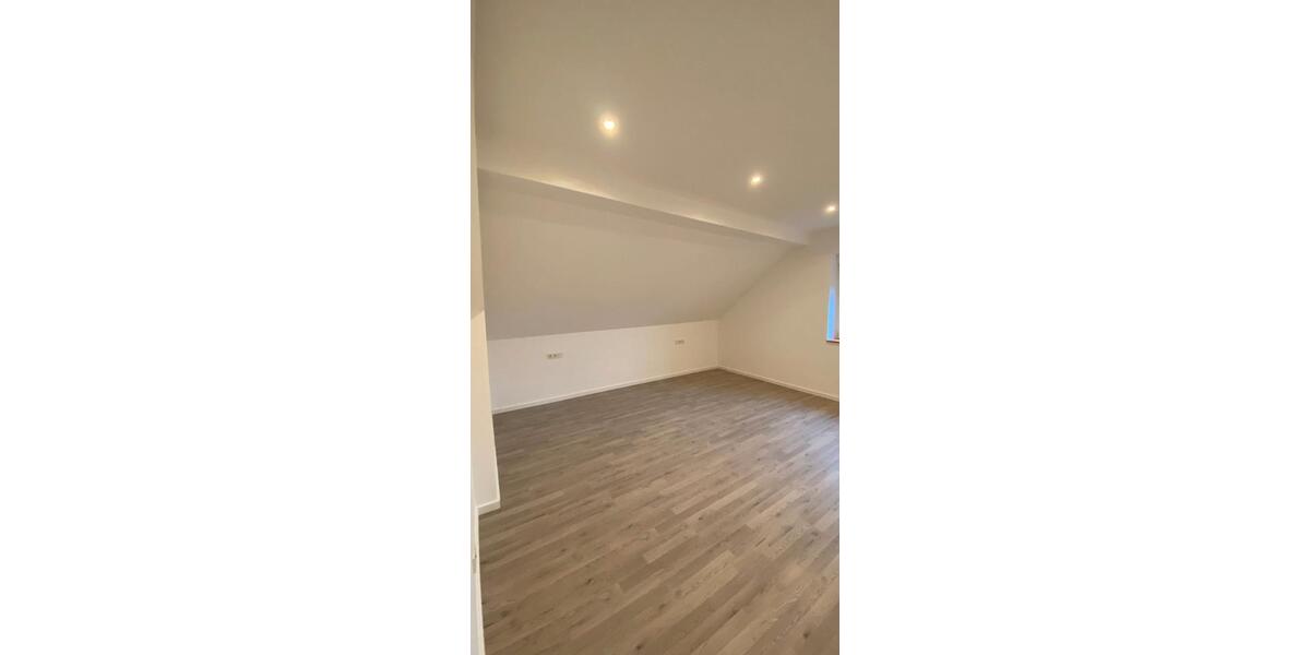 Dachgeschoßwohnung Heusweiler - 3 Zimmer, 88 m&sup2;, 750&euro; | Angebot:26538704