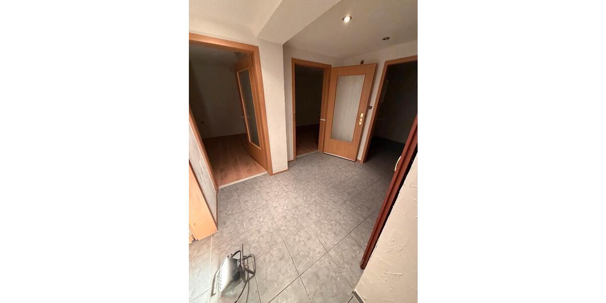 Erdgeschoßwohnung Waldmohr - 3.5 Zimmer, 75 m&sup2;, 750&euro; | Angebot:25893795