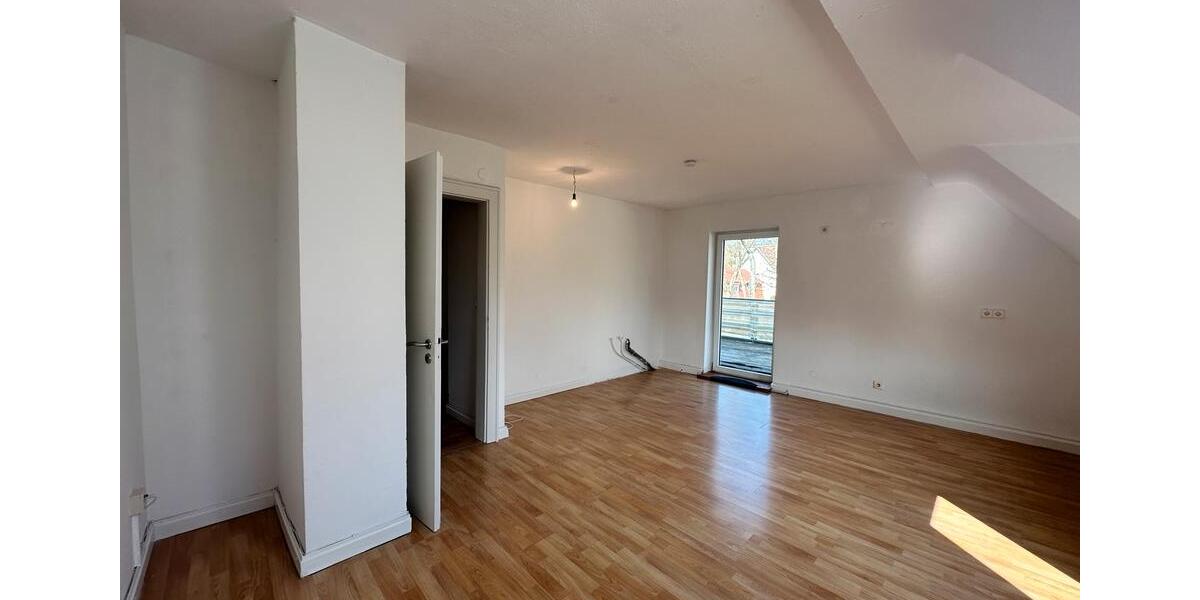 Dachgeschoßwohnung Saarbrücken Malstatt - 2 Zimmer, 71 m&sup2;, 695&euro; | Angebot:25174970