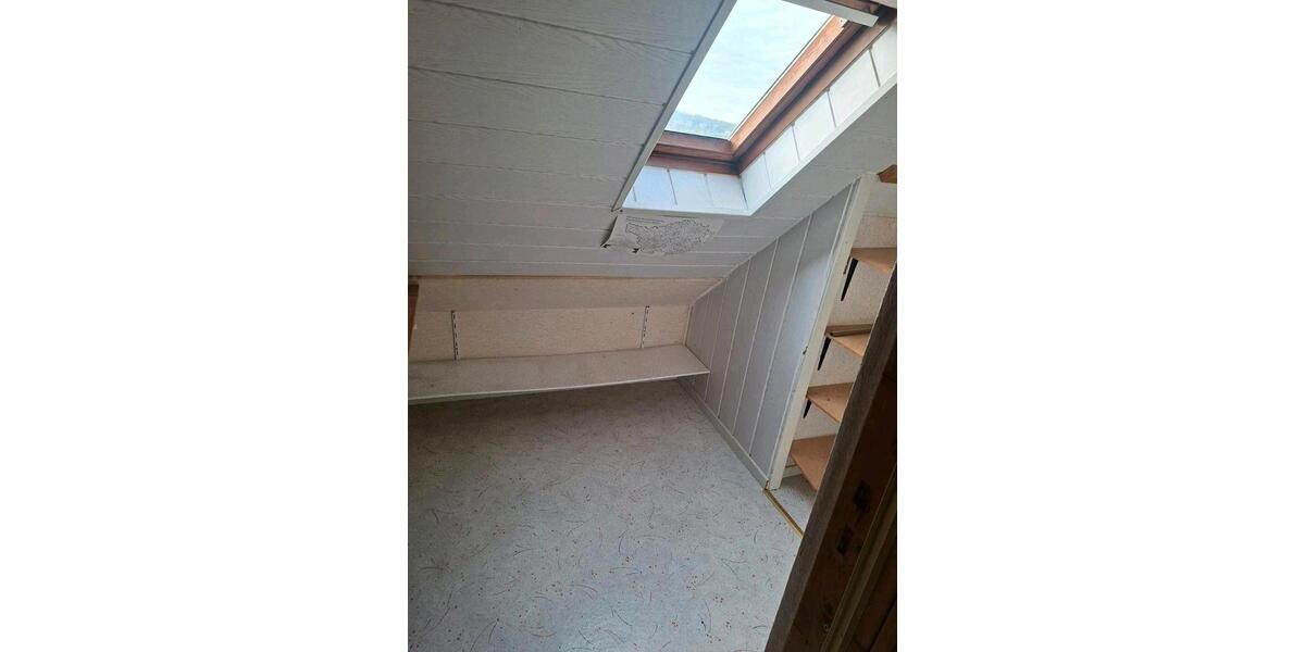 Dachgeschoßwohnung Heusweiler - 3 Zimmer, 70 m&sup2;, 670&euro; | Angebot:26512277