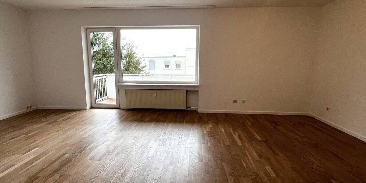 Etagenwohnung Saarbrücken St Johann - 2 Zimmer, 75 m&sup2;, 700&euro; | Angebot:25959145