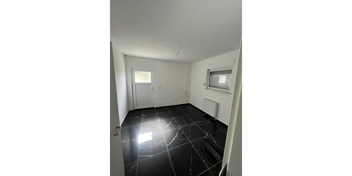Erdgeschoßwohnung Neunkirchen Heinitz - 3 Zimmer, 65 m&sup2;, 620&euro; | Angebot:26503168