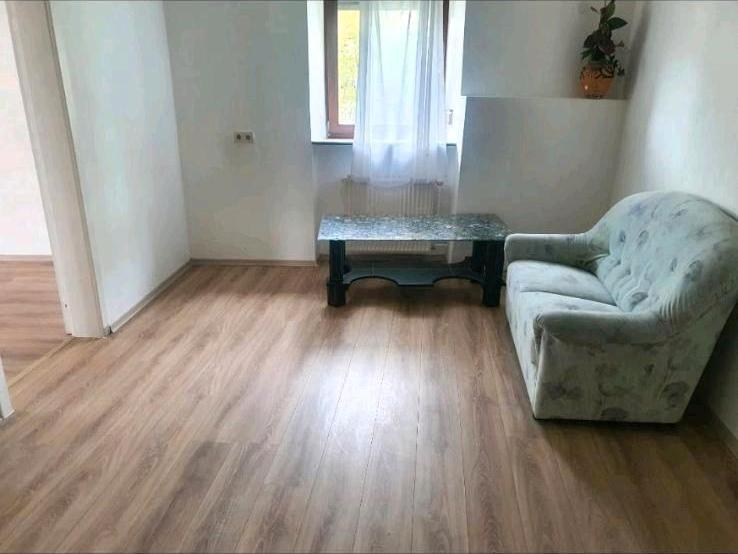 Einfamilienhaus Gries - 10 Zimmer, 200 m&sup2;, 175.000&euro; | Angebot:26222784