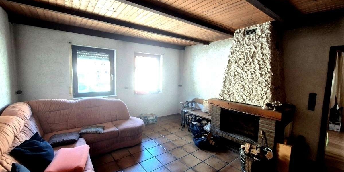 Vielseitiges Zweifamilienhaus mit Gewerbemöglichkeit, zahlreichen Stellplätzen u. idyllischem Garten - Mehrfamilienhaus, Wohnhaus Friedelhausen Friedelhausen | Angebot:27159287