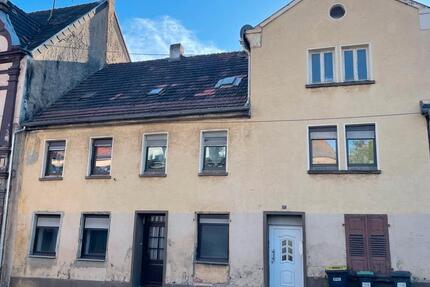 Haus Schiffweiler - 7 Zimmer, 185 m&sup2;, 85.000&euro; | Angebot:26114162