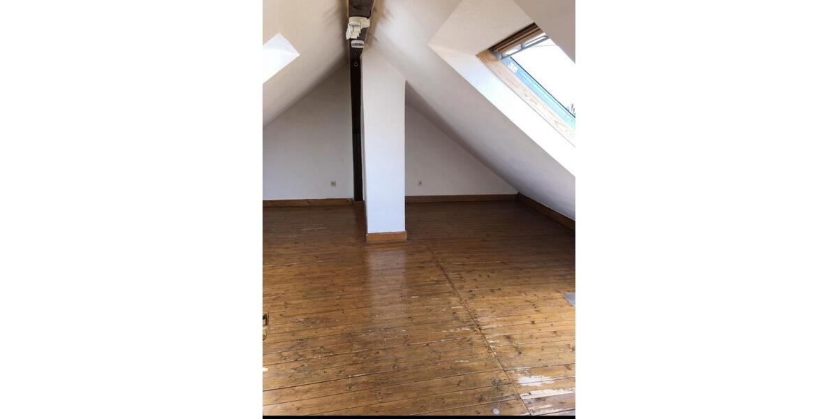 Dachgeschoßwohnung Saarbrücken - 3 Zimmer, 60 m&sup2;, 580&euro; | Angebot:26013066