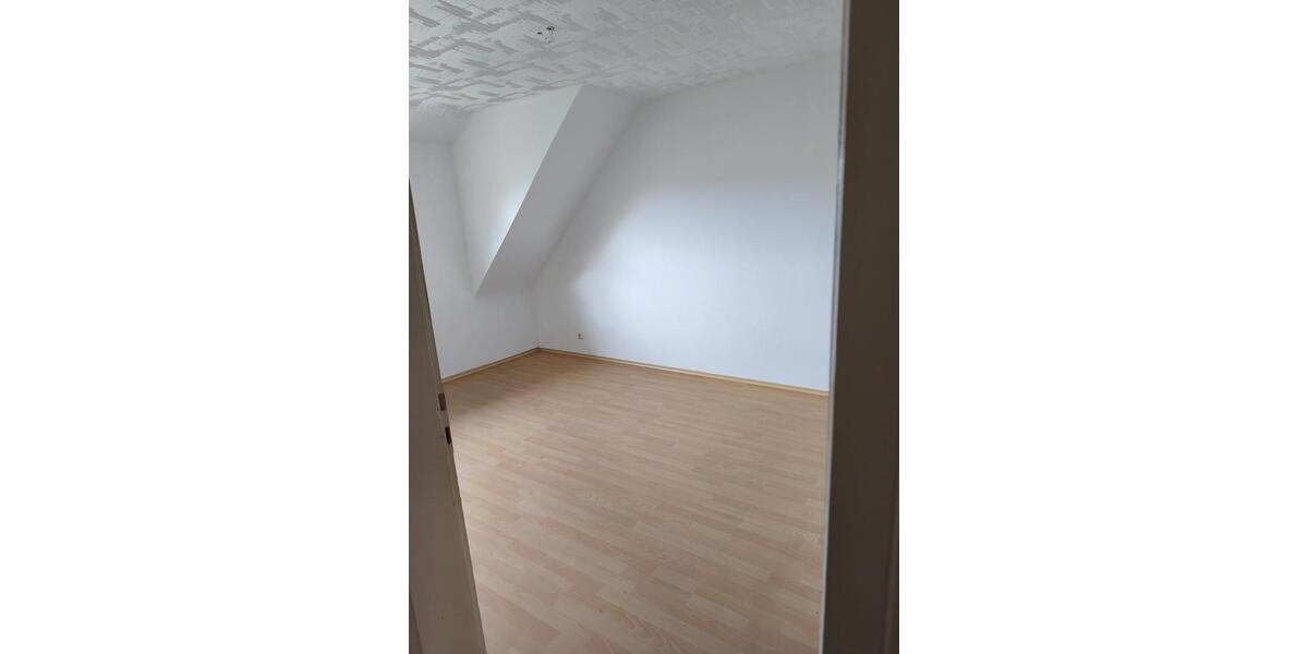Dachgeschoßwohnung Homburg - 3 Zimmer, 66 m&sup2;, 690&euro; | Angebot:26342948