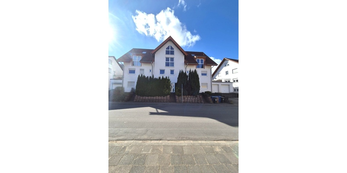 Kapitalanlagepaket: 3 vermietete Reihenhäuser in Reihe mit Garagen und Grundstück - Wohn- & Geschäftshaus Queidersbach | Angebot:21107898