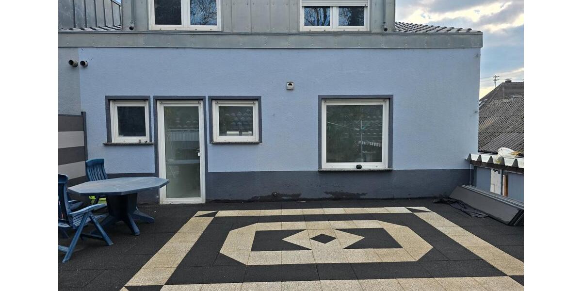 Etagenwohnung Saarbrücken Brebach-Fechingen - 5 Zimmer, 155 m&sup2;, 198.000&euro; | Angebot:26111977