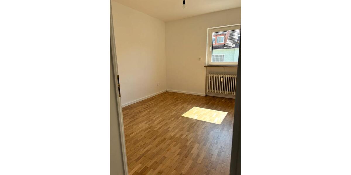 Etagenwohnung Riegelsberg - 3 Zimmer, 104 m&sup2;, 1.000&euro; | Angebot:26007927