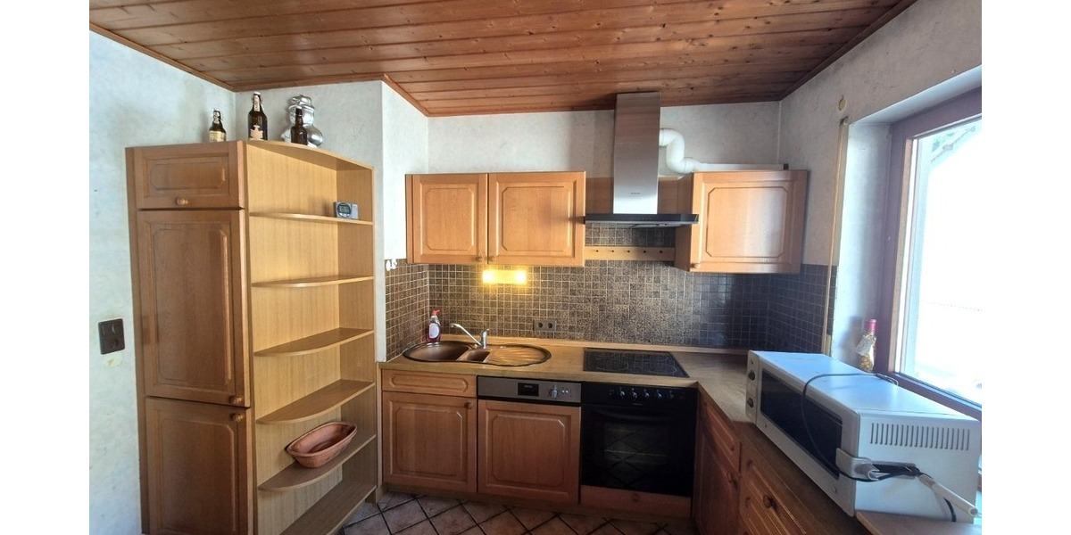 Vielseitiges Zweifamilienhaus mit Gewerbemöglichkeit, zahlreichen Stellplätzen u. idyllischem Garten - Zweifamilienhaus Friedelhausen Friedelhausen | Angebot:22137659