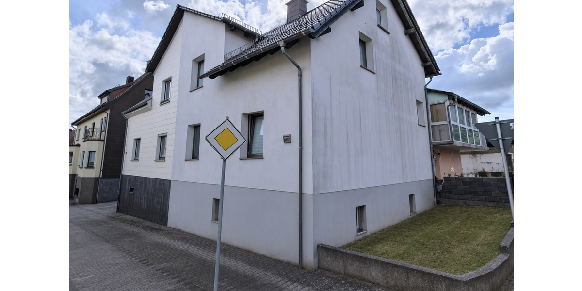 Einfamilienhaus Quierschied - 5 Zimmer, 196 m&sup2;, 224.000&euro; | Angebot:26573167