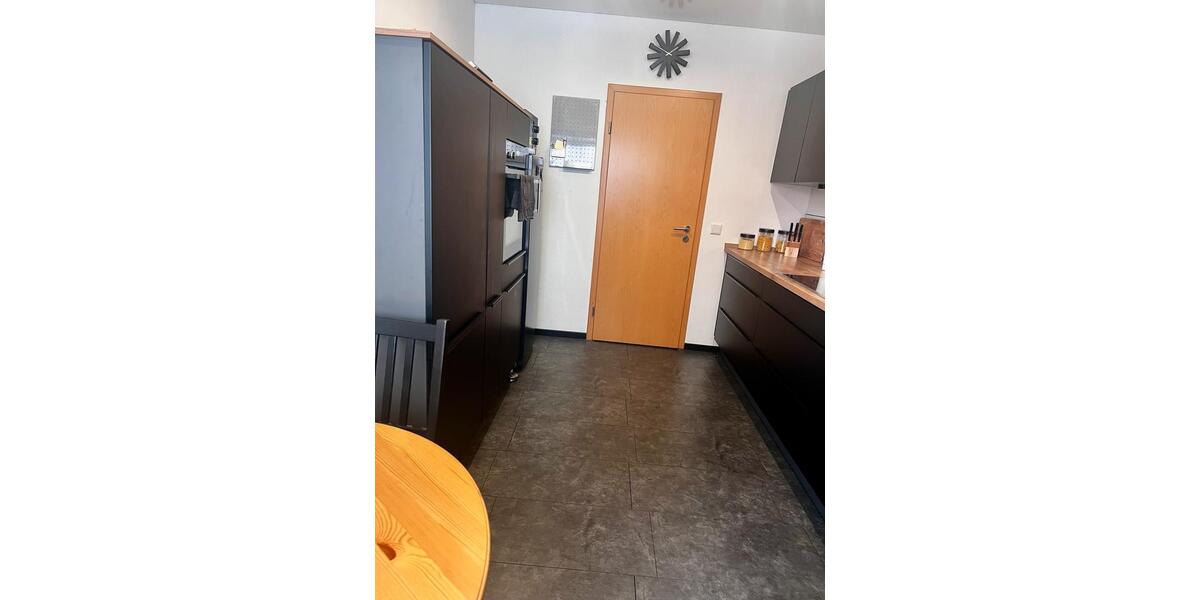 Etagenwohnung Saarbrücken Dudweiler - 3 Zimmer, 105 m&sup2;, 1.100&euro; | Angebot:26022303