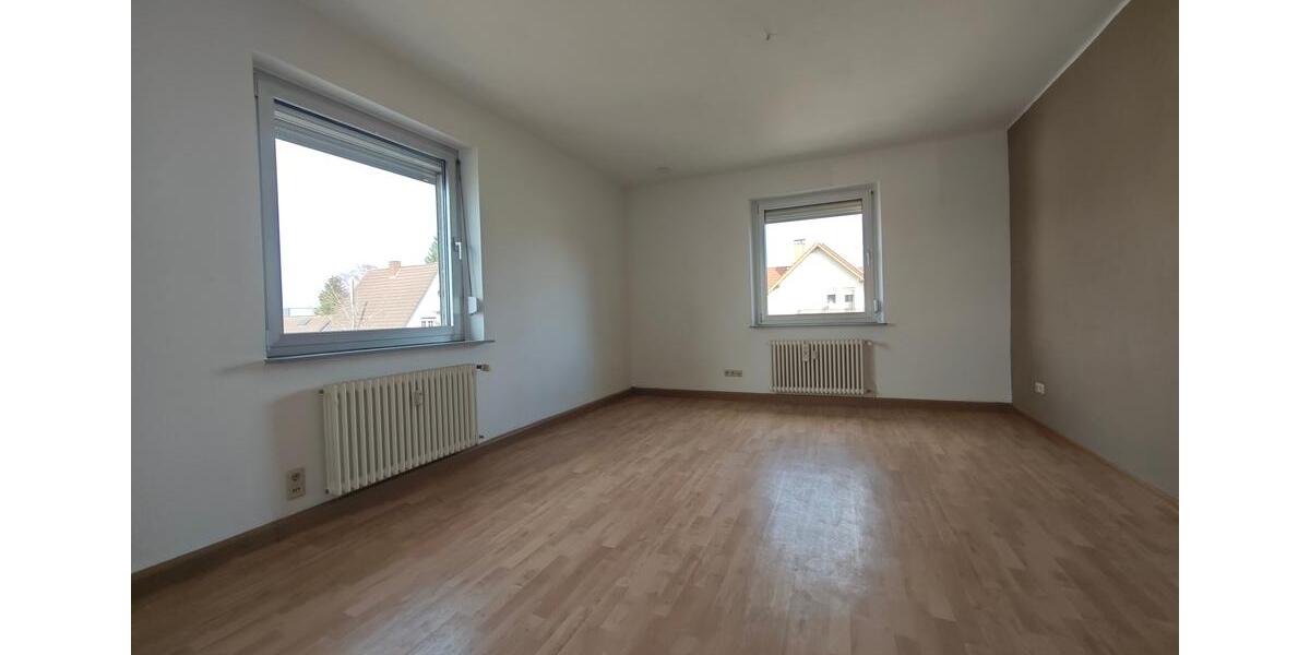 Etagenwohnung Homburg - 3 Zimmer, 80 m&sup2;, 680&euro; | Angebot:25647404