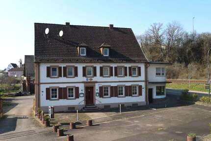 Haus Schrollbach Schrollbach - 19 Zimmer, 473 m&sup2;, 280.000&euro; | Angebot:23812902