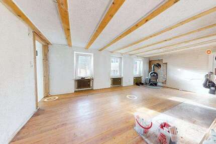 Haus Waldfischbach - 7 Zimmer, 130 m&sup2;, 119.000&euro; | Angebot:25999591