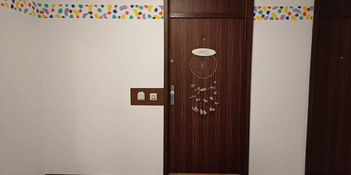 Etagenwohnung Neunkirchen Innenstadt - 3 Zimmer, 75 m&sup2;, 110.000&euro; | Angebot:25683936