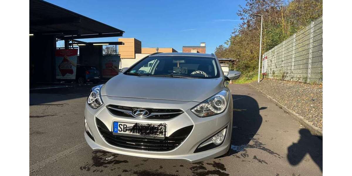 Hyundai i40 228.000 km 6.700 &euro; Saarbrücken 66115