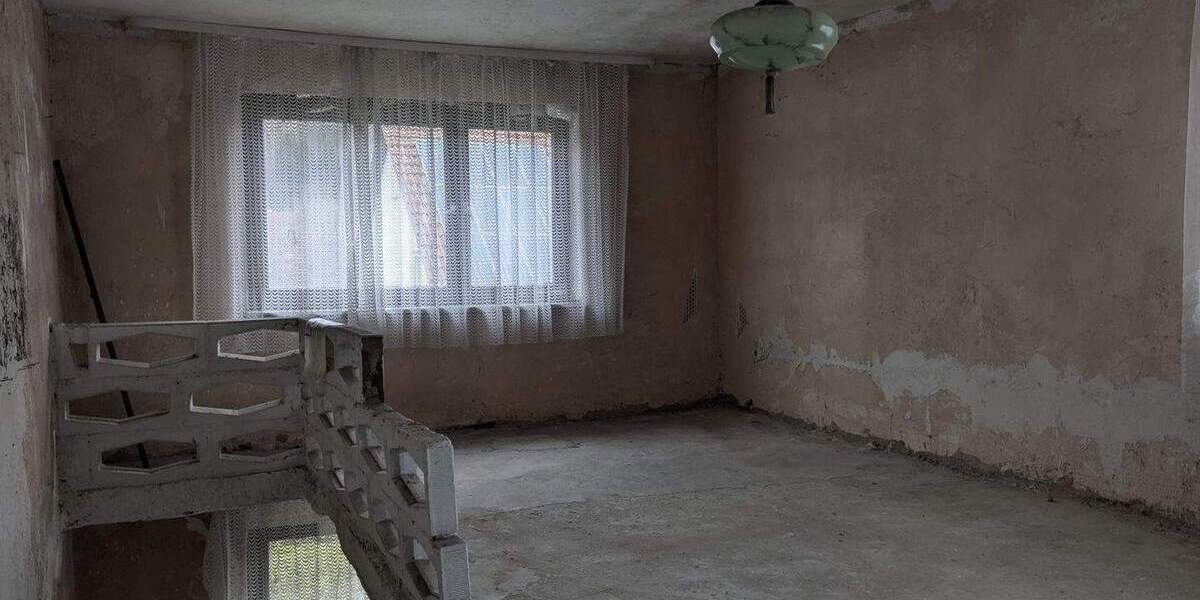 Einfamilienhaus Eppenbrunn - 8 Zimmer, 189 m&sup2;, 89.000&euro; | Angebot:25680372