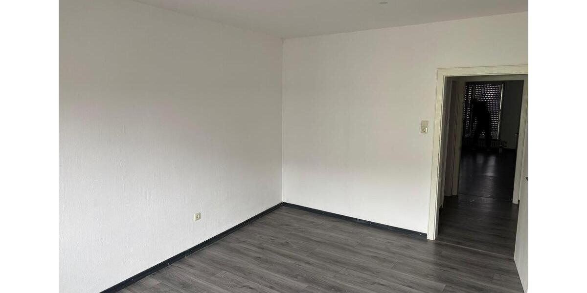 Etagenwohnung Pirmasens - 3 Zimmer, 83 m&sup2;, 500&euro; | Angebot:25937477