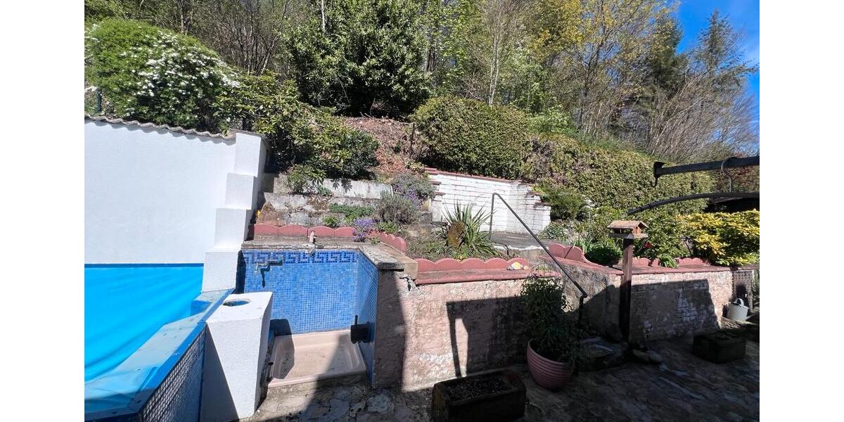 Einfamilienhaus Kirkel - 7 Zimmer, 150 m&sup2;, 320.000&euro; | Angebot:26122621