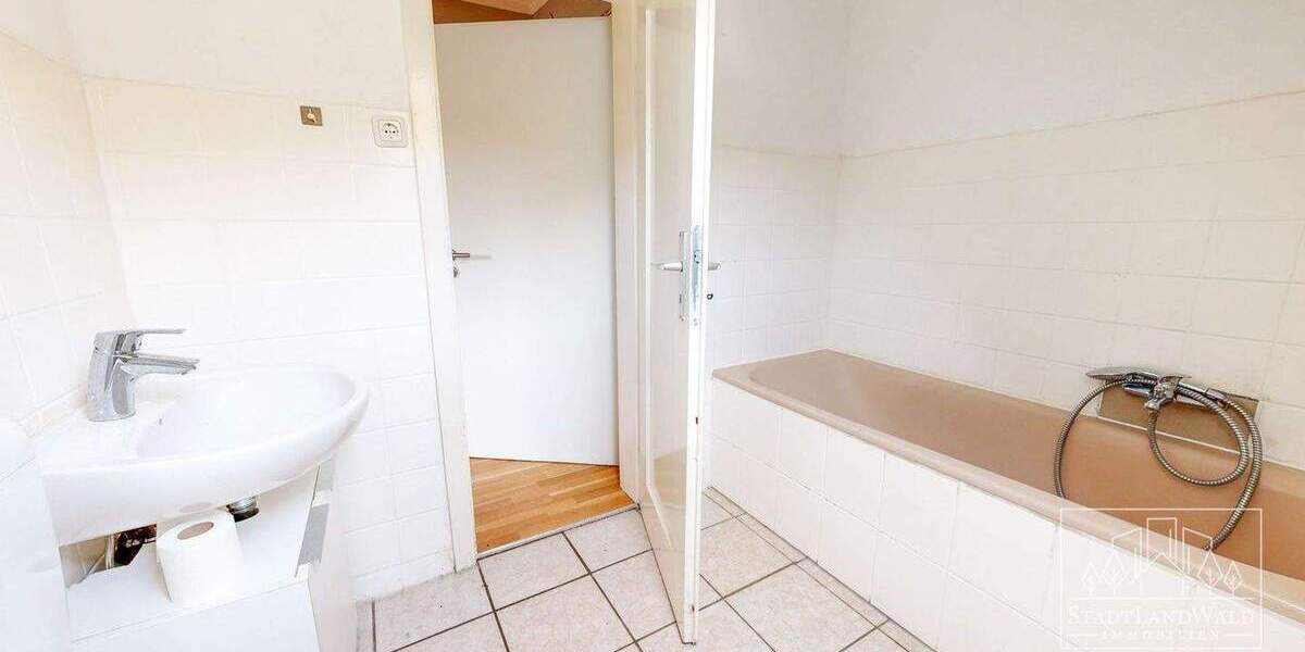 Doppelhaushälfte Pirmasens Niedersimten - 8 Zimmer, 121 m&sup2;, 145.000&euro; | Angebot:25668054